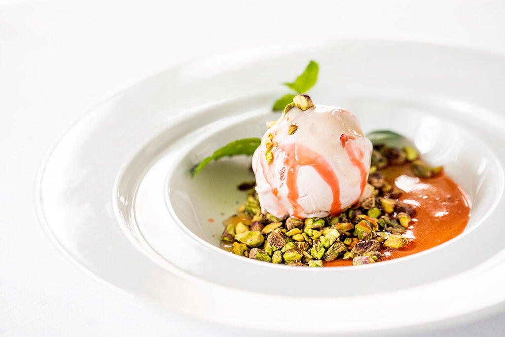 Mat ved Straand Hotel