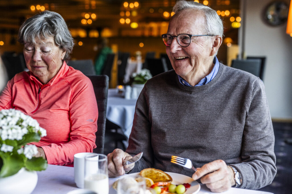 Vrådal_RAISFOTO_C2__3379, måltid, hygge, senior_ja