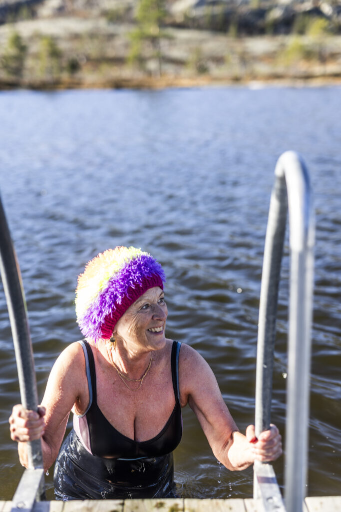 Vrådal_RAISFOTO_C2__3922, badenymfe, festlig badehette_ja