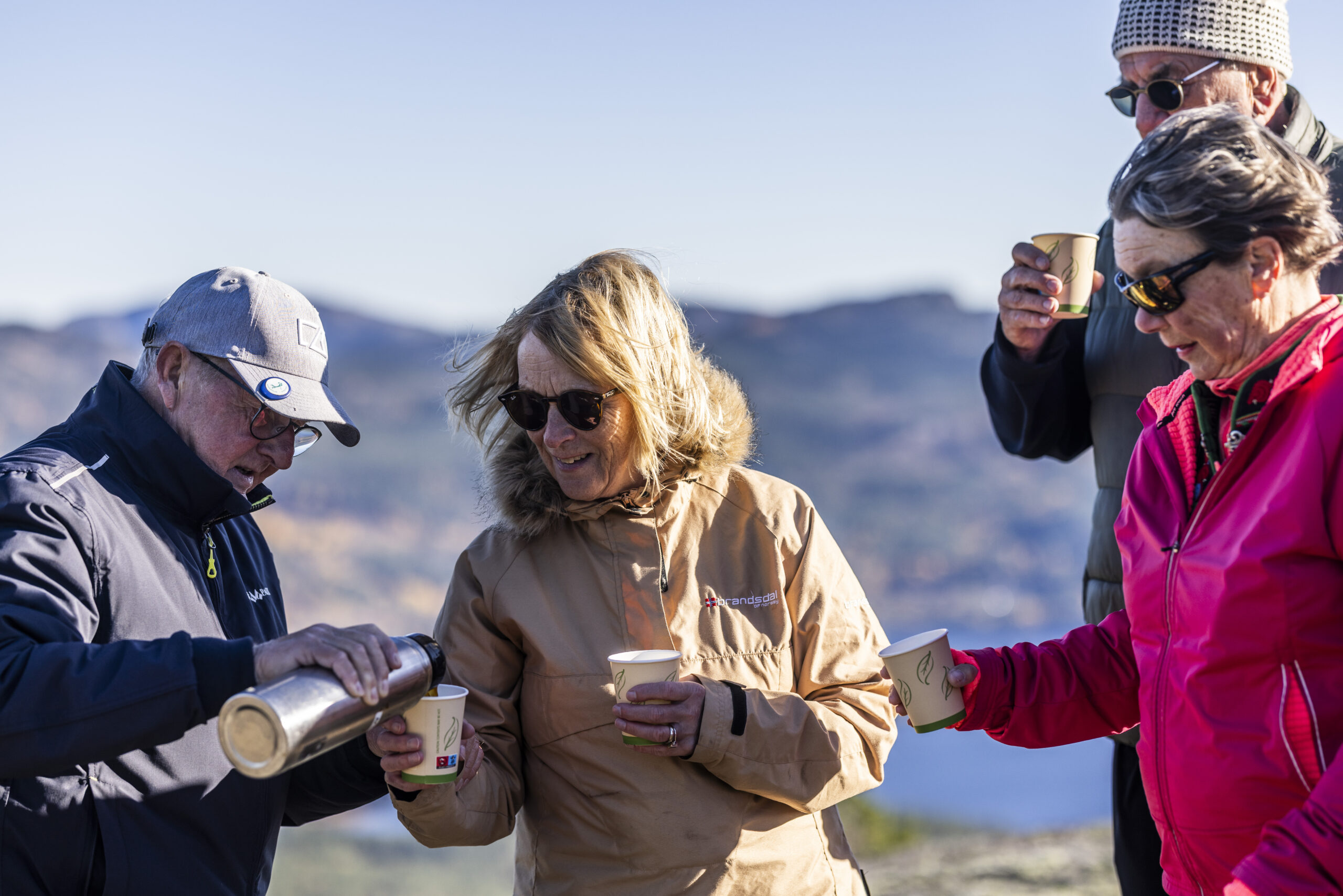 Vrådal_RAISFOTO_C2__4388. kaffestopp på toppen, vandring